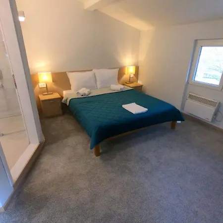 Bed & Breakfast Garni Vir