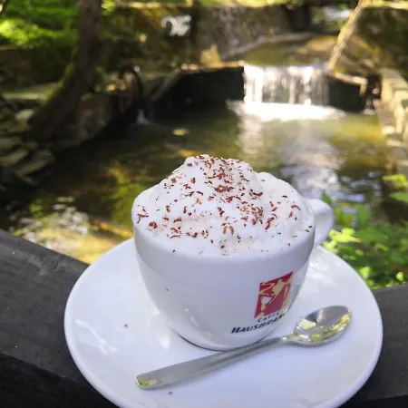 Garni Vir Couette-café