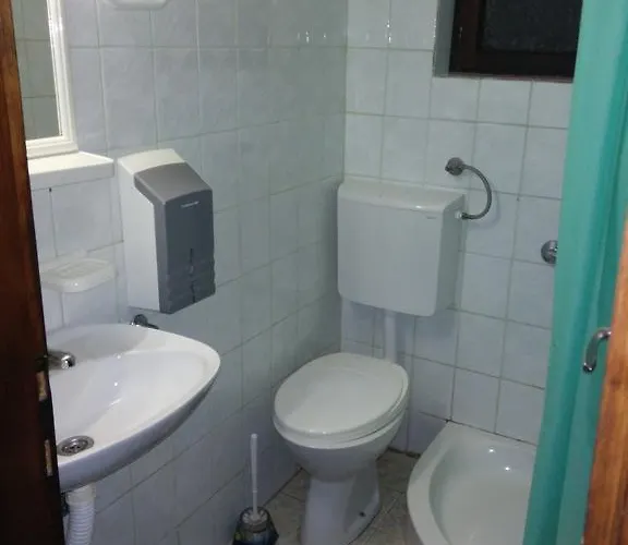 Bed & Breakfast Garni Vir 3*